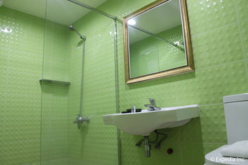 Townhouse Oak Vera Hotel Near Clark International Airport 2*
