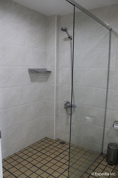 Townhouse Oak Vera Hotel Near Clark International Airport 2*