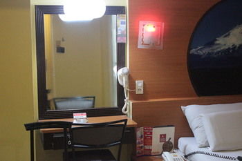 Hotel Sogo Alabang Rotonda 2*
