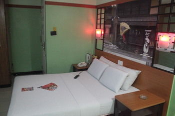 Hotel Sogo Alabang Rotonda 2*