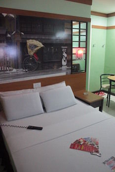 Hotel Sogo Alabang Rotonda 2*