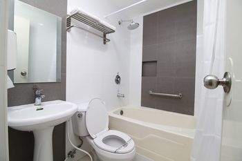 Hotel Sogo Alabang Rotonda 2*