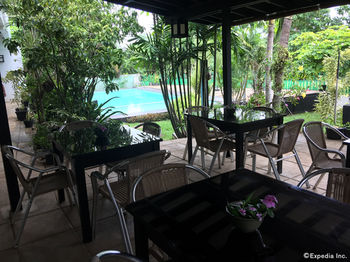La Pernela Beachfront Resort 3*