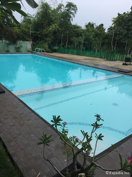 La Pernela Beachfront Resort 3*