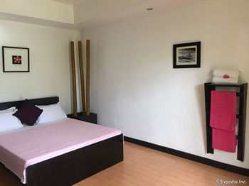 La Pernela Beachfront Resort 3*