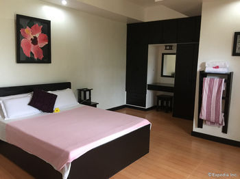 La Pernela Beachfront Resort 3*