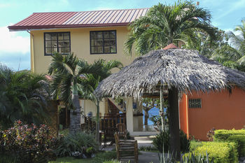 Isla Hayahay Beach Resort and Restaurant 3*