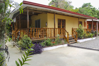 Isla Hayahay Beach Resort and Restaurant 3*