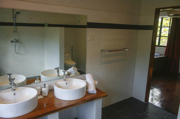 Isla Hayahay Beach Resort and Restaurant 3*