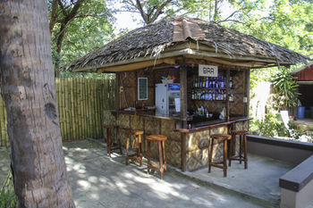 Isla Hayahay Beach Resort and Restaurant 3*