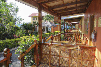 Isla Hayahay Beach Resort and Restaurant 3*