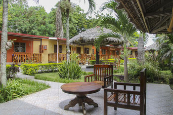 Isla Hayahay Beach Resort and Restaurant 3*