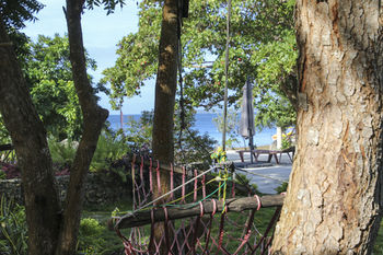 Isla Hayahay Beach Resort and Restaurant 3*