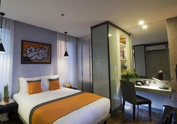 Hive Hotel and Convention Place 3*