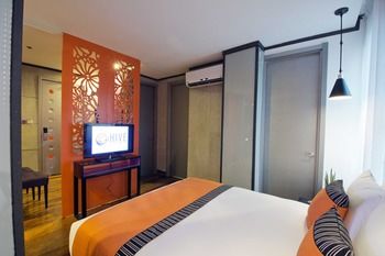 Hive Hotel and Convention Place 3*