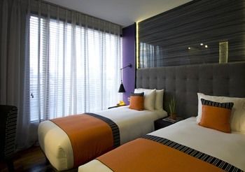 Hive Hotel and Convention Place 3*