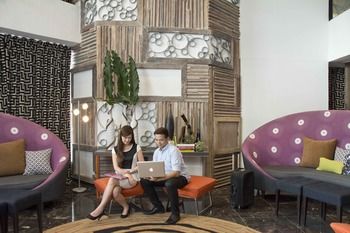 Hive Hotel and Convention Place 3*