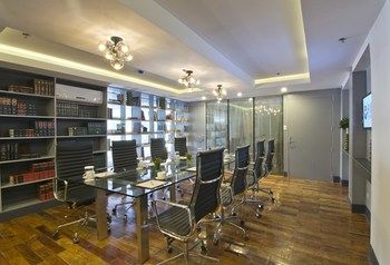 Hive Hotel and Convention Place 3*