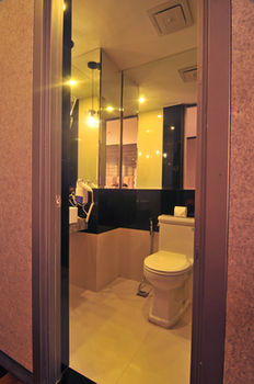 Hive Hotel and Convention Place 3*