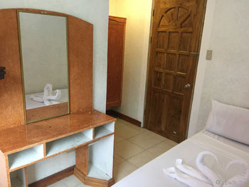 OYO 426 Coco Grove Tourist Inn 2*