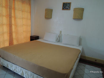 Estaca Bay Gardens Conference Resort powered by Cocotel 2*