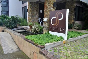 8 Suites By Fat Jimmy's 3*