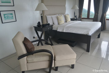 8 Suites By Fat Jimmy's 3*
