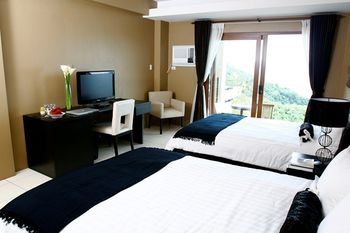 8 Suites By Fat Jimmy's 3*