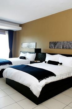 8 Suites By Fat Jimmy's 3*
