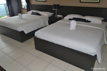 8 Suites By Fat Jimmy's 3*