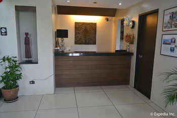 8 Suites By Fat Jimmy's 3*