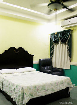 Kokomo's Suites Hotel 2*