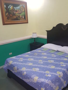 Kokomo's Suites Hotel 2*