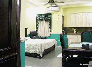 Kokomo's Suites Hotel 2*