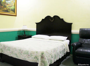 Kokomo's Suites Hotel 2*