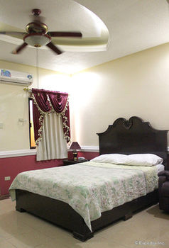 Kokomo's Suites Hotel 2*