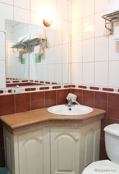 Kokomo's Suites Hotel 2*