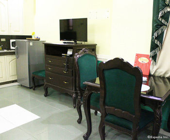 Kokomo's Suites Hotel 2*