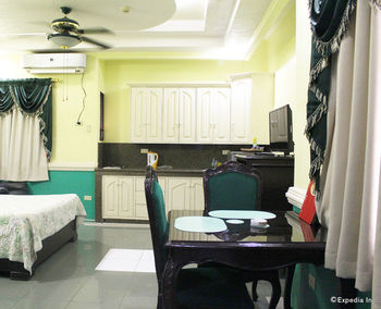 Kokomo's Suites Hotel 2*