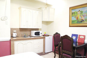Kokomo's Suites Hotel 2*