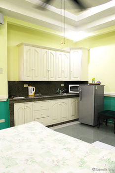 Kokomo's Suites Hotel 2*