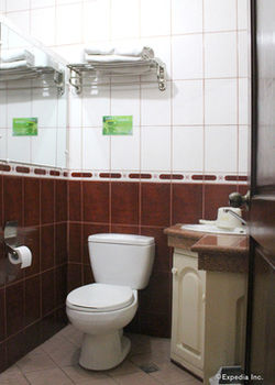 Kokomo's Suites Hotel 2*