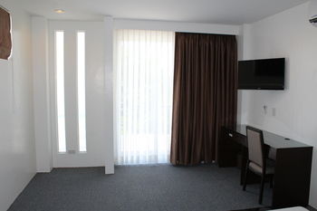 Be-ing Suites 3*