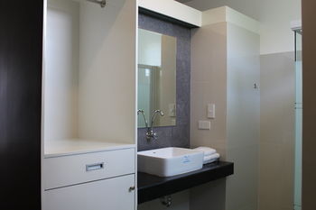 Be-ing Suites 3*