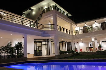 Be-ing Suites 3*