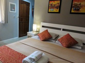 Kav's Beach Resort 3*
