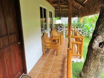 Kav's Beach Resort 3*