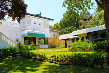 Paradores Del Castillo 3*