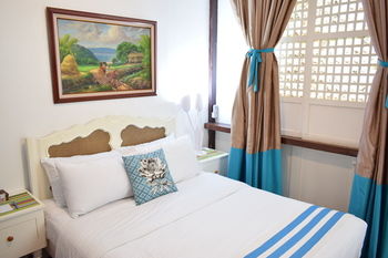Paradores Del Castillo 3*