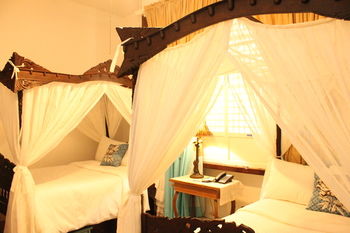 Paradores Del Castillo 3*